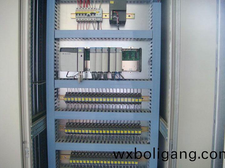 控(kong)製(zhi)櫃(gui)